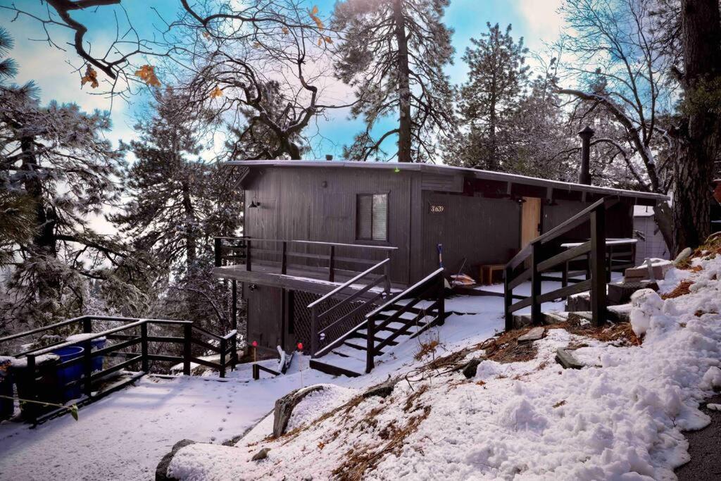 Updated Mountain Cabin Retreat With 180 Views Off Deck And Balcony Running Springs Exteriör bild