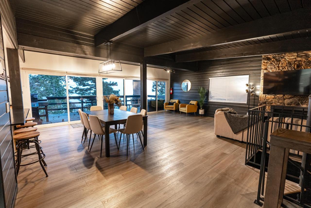 Updated Mountain Cabin Retreat With 180 Views Off Deck And Balcony Running Springs Exteriör bild
